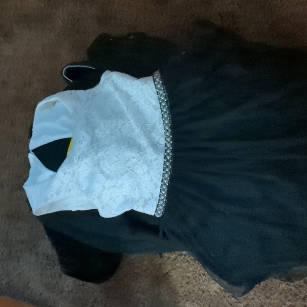 Sleeveless dress